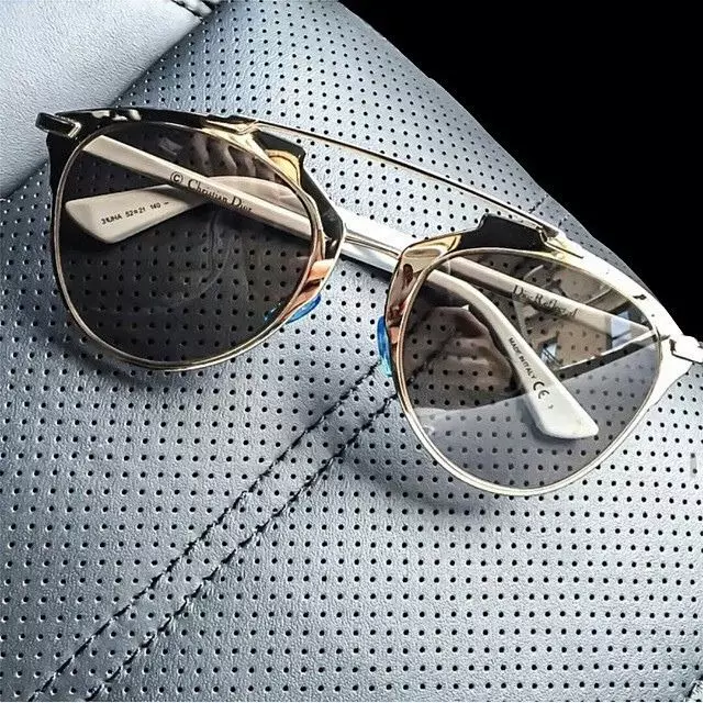 Sunglasses Dior (58 grianghraf): Sunglasses ón mbranda cáiliúil 15181_39