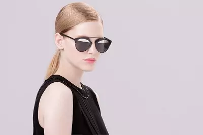 Sunglasses Dior (58 grianghraf): Sunglasses ón mbranda cáiliúil 15181_51