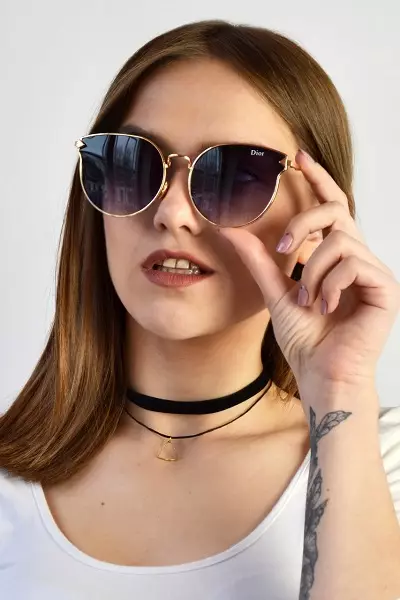 Dior sunglasses (58 Mga Litrato): Mga Sullasses gikan sa bantog nga brand 15181_58