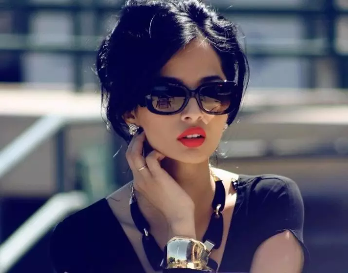 Prada Sunglasses (54 zdjęcia): Opinie na temat okularów przeciwsłonecznych kobiet ze słynnej marki 15185_36