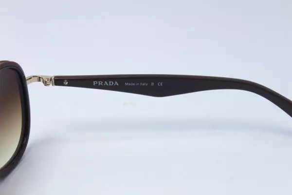 Prada Sunglasses（54写真）：有名なブランドからの女性のサングラスに関するフィードバック 15185_41