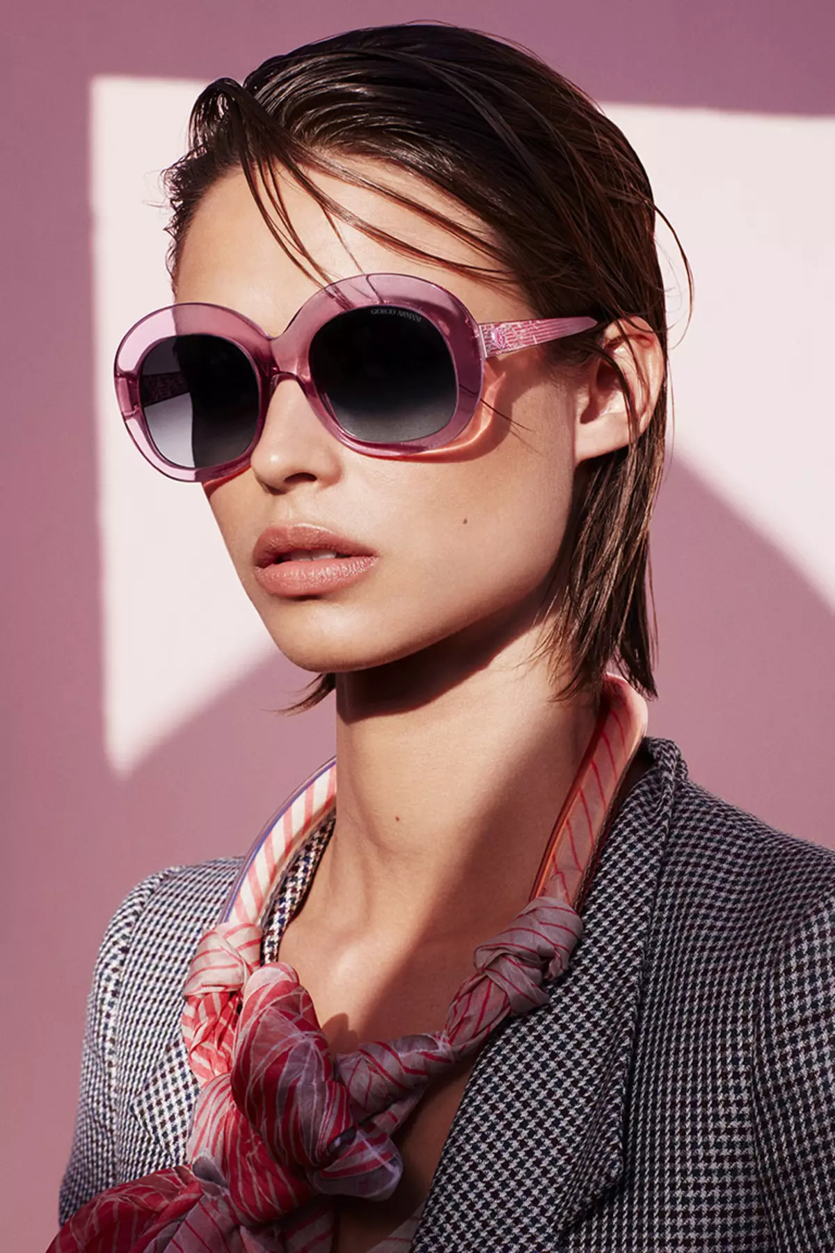Модная форма солнцезащитных очков. Giorgio Armani Sunglasses женские. Giorgio Armani Eyewear 2023. Giorgio Armani очки солнцезащитные женские. Очки мода Armani 2022 женские солнцезащитные.