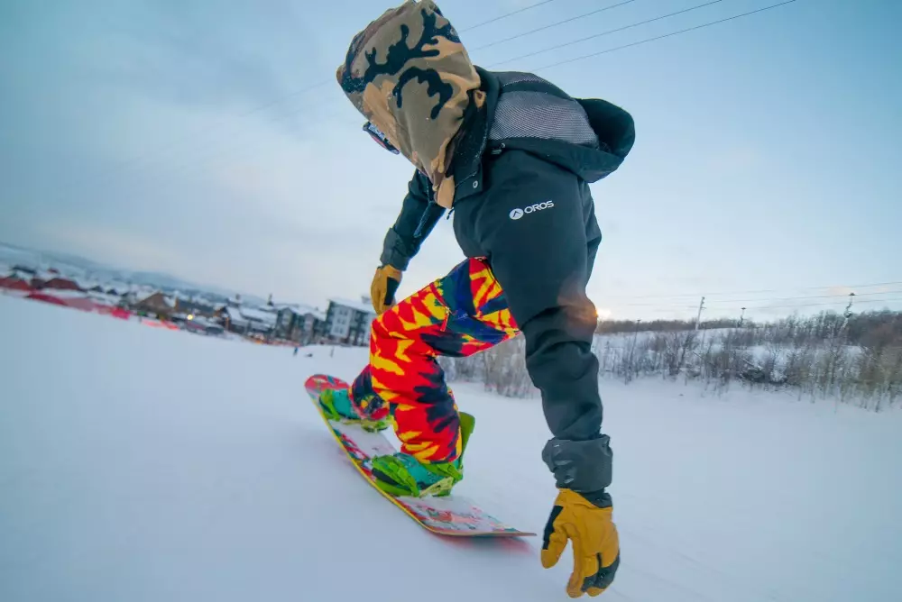 Sarung Tangan Snowboard (69 Foto): Model Snowboard kanthi perlindungan pergelangan tangan lan sikat 15197_26