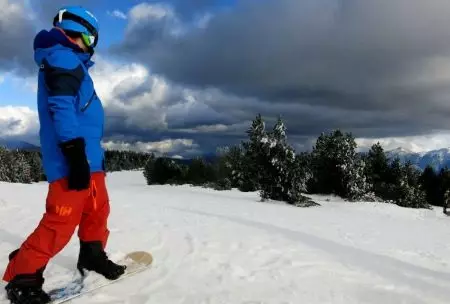 Snowboard rukavice (69 fotografija): snowboard modele sa zaštitom zgloba i četke 15197_49