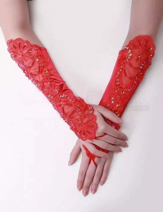 Sarung tangan wanita (123 gambar): Apa yang harus memakai model hitam dan merah, suede dan bulu, bagaimana untuk menentukan saiznya 15201_98