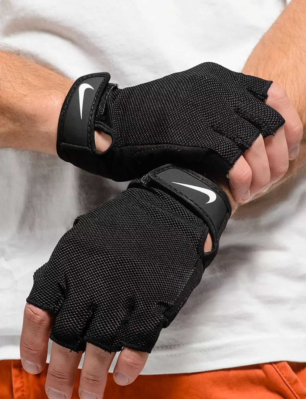 Fitness rukavice (73 fotografije): Ženski sportski modeli bez prstiju, sorte rukavica za sport 15202_17