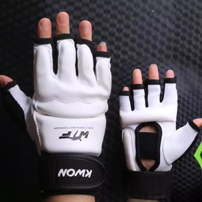 Fitness Gloves (73 Billeder): Kvinders Sportsmodeller uden fingre, Sorter af handsker til sport 15202_20