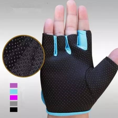 Fitness rukavice (73 fotografije): Ženski sportski modeli bez prstiju, sorte rukavica za sport 15202_57
