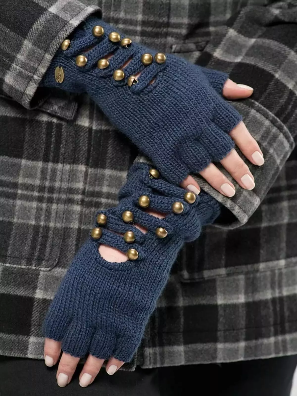 Sarung tangan Mittens (45 foto): Popular Model Wanita kanthi Nunggang Lipted, Sarung tangan musim dingin Norfin 15204_43