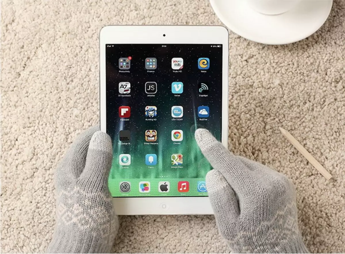 Сенсорні рукавички (68 фото): що це таке і для чого вони потрібні, як працюють рукавички для екранів телефону 15208_59