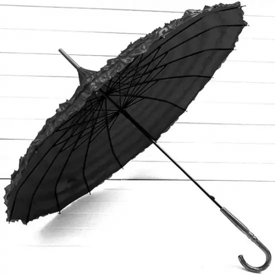 Umbrella negra (47 fotos): canya de dona 15217_21