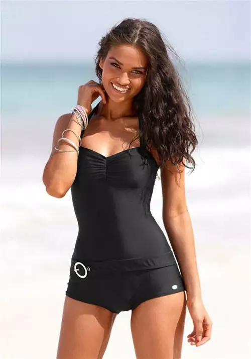 Gesloten badpak voor het zwembad (56 foto's): Full Women's Models 1521_19