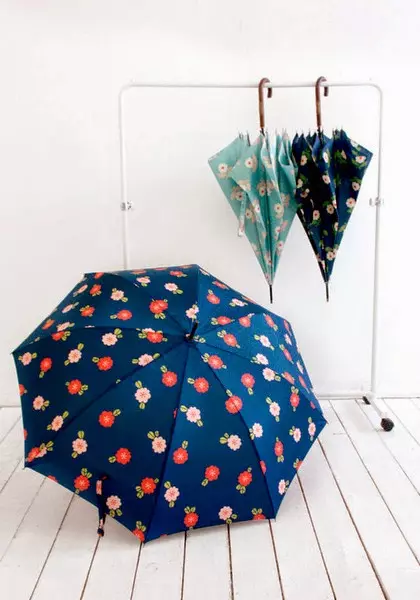 여성 우산 - 지팡이 (65 장의 사진) : 나무 손잡이가있는 모델 15220_6