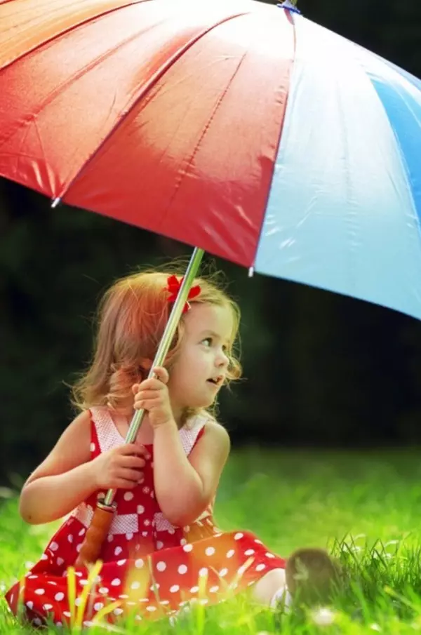 Suno ombrelo (72 fotoj): Virina puntoj penetritaj ombrelo-bastonon 15238_47