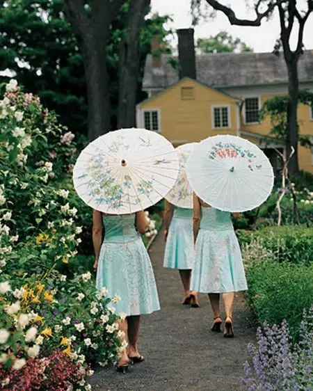 Suno ombrelo (72 fotoj): Virina puntoj penetritaj ombrelo-bastonon 15238_52