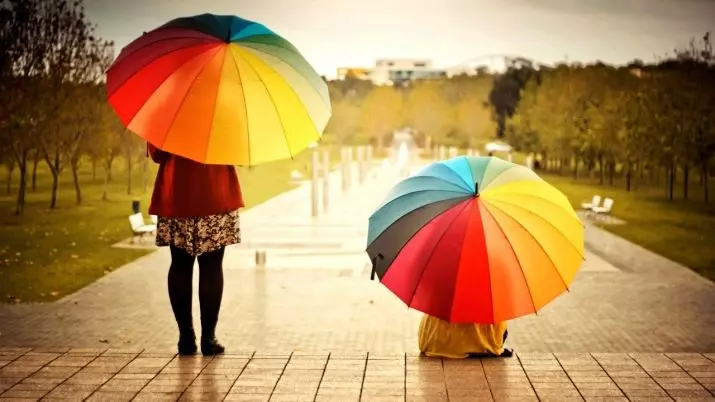 ομπρέλες Rainbow (50 φωτογραφίες): Πολύχρωμο ζαχαροκάλαμο και αλλάζει το χρώμα πτυσσόμενα ομπρέλα-ουράνιο τόξο 15239_13