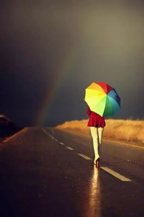 ομπρέλες Rainbow (50 φωτογραφίες): Πολύχρωμο ζαχαροκάλαμο και αλλάζει το χρώμα πτυσσόμενα ομπρέλα-ουράνιο τόξο 15239_49
