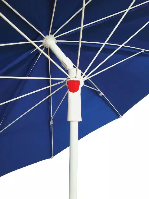 Umbrella de praia (61 fotos): Verán dobra a estrada maior e modelos de man do sol para a praia, como son chamados 15244_19