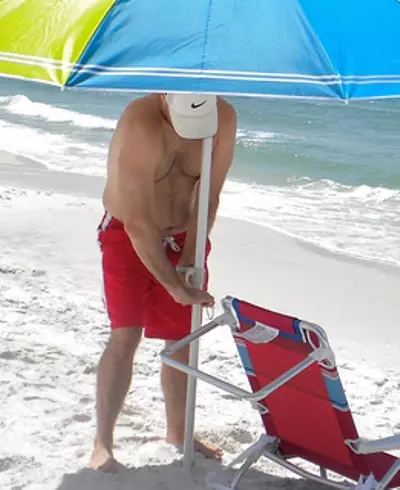 Плажен чадър (61 снимки): Лято сгъваеми големи пътни и ръчни модели от слънцето за плажа, както те се наричат 15244_46