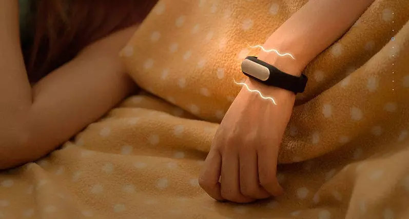 Bracelet Smart Pulse et Pression (36 Photos): Modèles médicaux avec un tonomètre et avec un cardiogramme, pour la condition physique 15255_24