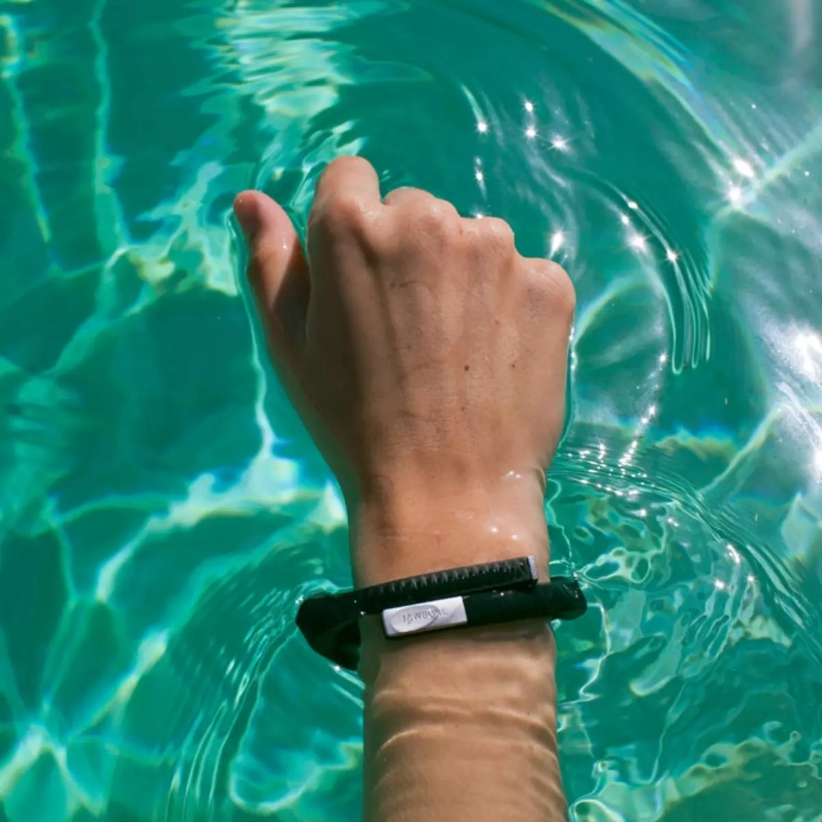 Fitness-armband för simning (28 bilder): Vattentät Smart Modeller för den ryska produktionspoolen 15258_3