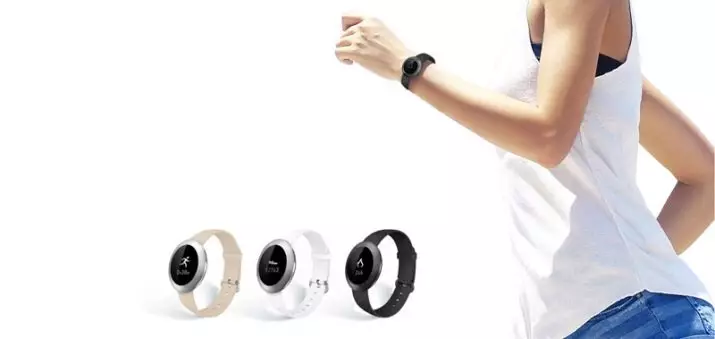 Fitness náramek Huawei (22 fotografií): Inteligentní modely Honor Pásmo A1 a B0 na kávu, černý, stejně jako Talkband B2, komentáře sportovních náramků 15259_2