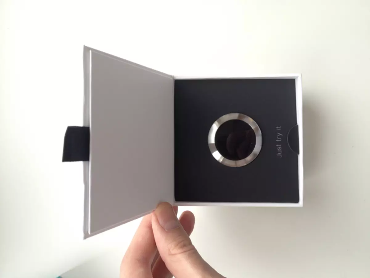 Aptitud pulsera de Huawei (22 fotos): Modelos inteligentes Banda de Honor A1 y B0 café, negro, así como Talkband B2, Comentarios brazaletes deportivos 15259_7