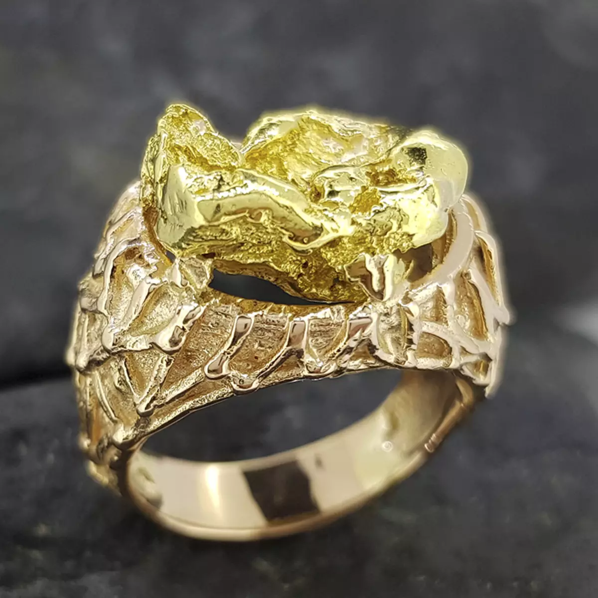 Кольцо с золотым самородком