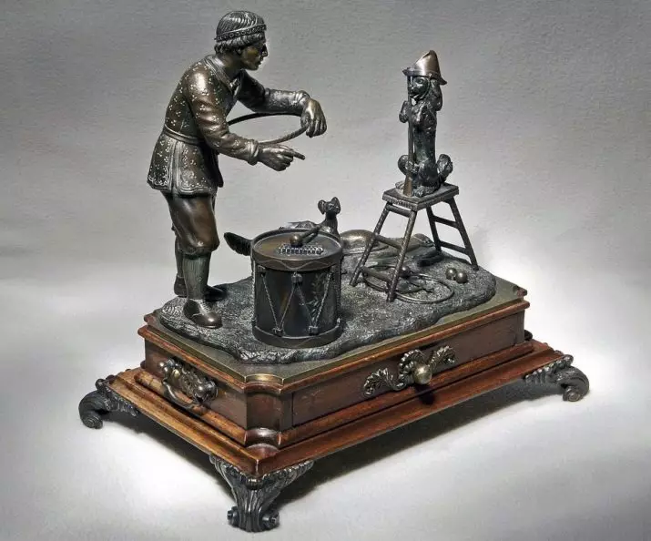Antique Bronze: Antyki, antyczne figurki i brązowe świeczniki, dzwonki i inne produkty 15289_15