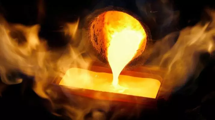 A temperatura e os métodos de fusión de ouro: cando o ouro se derrite? Como derretir a casa? ¿É posible lembrar dourado no queimador de gas? 15314_10