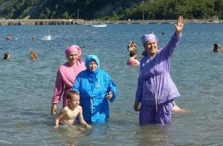 Costume da bagno musulmano (50 foto): Modelli di Burkini per musulmani, chiusi, come viene chiamato 1533_43