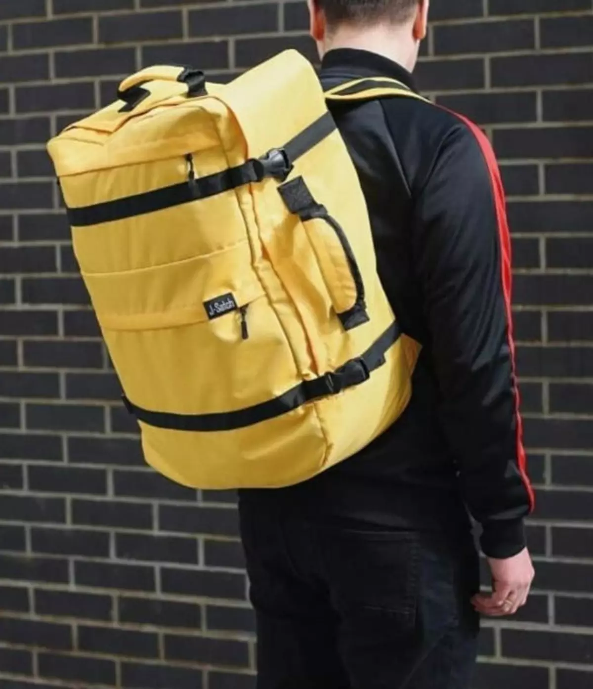 Handsack-Rucksack: Ist es angesehen, einen Rucksack für die Reisende Schleife in der Ebene anzusehen? Maße. Was kann geboren werden, und was soll in das Gepäck gehen? 15346_22