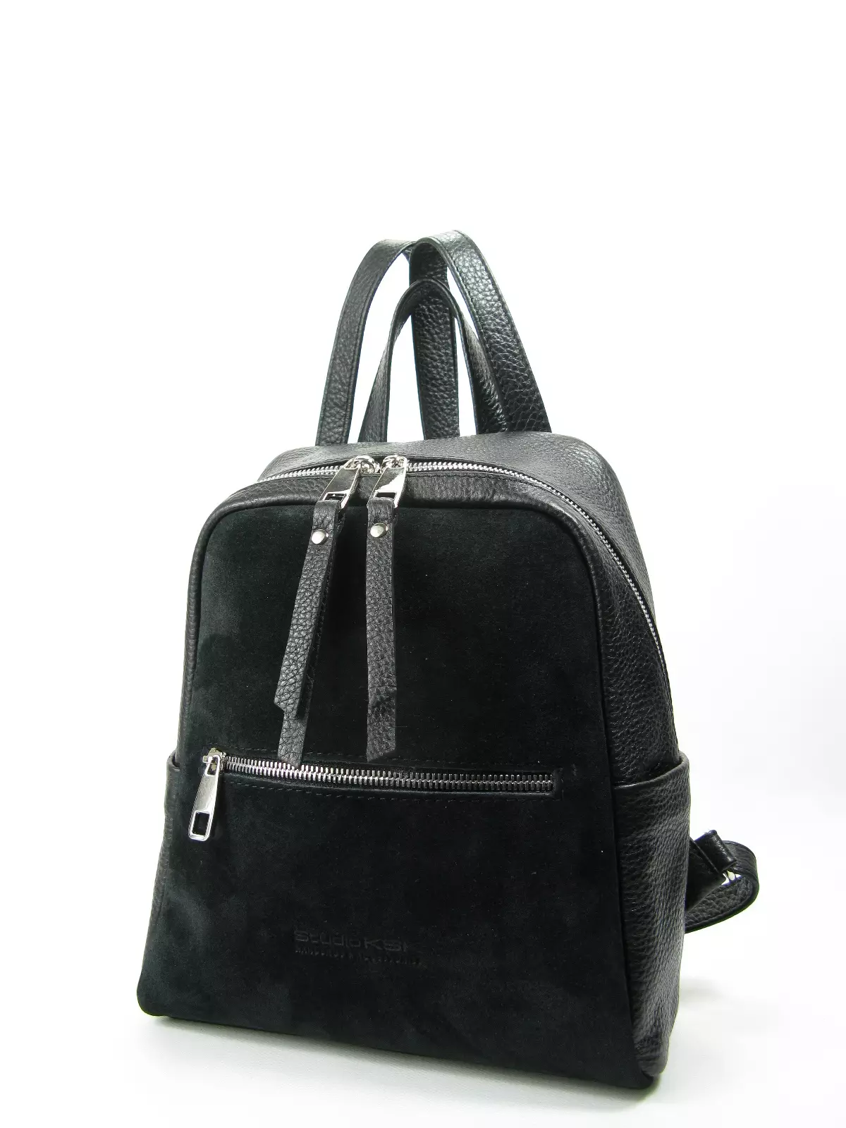 Siyah deri sırt çantaları: Kadınların büyük ve küçük sırt çantaları, gerçek deriden ve yapay, vernik derisinin yapay, ferah kalıplarından yapılmıştır. Bir sırt çantası ve ne giyeceğiniz? 15348_29