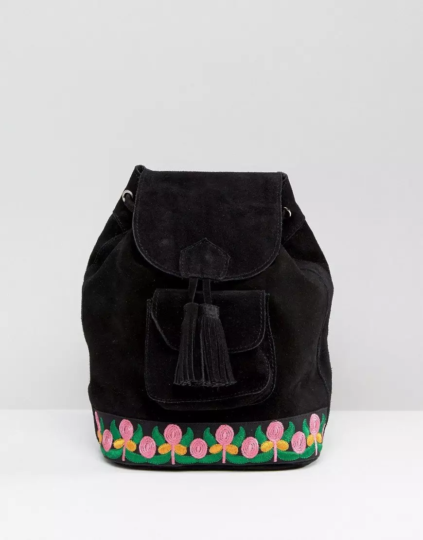 Siyah deri sırt çantaları: Kadınların büyük ve küçük sırt çantaları, gerçek deriden ve yapay, vernik derisinin yapay, ferah kalıplarından yapılmıştır. Bir sırt çantası ve ne giyeceğiniz? 15348_30