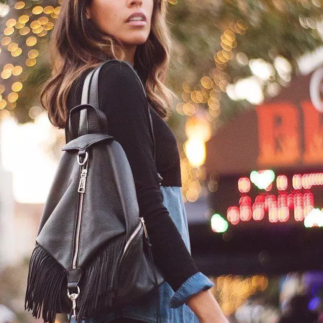 Siyah deri sırt çantaları: Kadınların büyük ve küçük sırt çantaları, gerçek deriden ve yapay, vernik derisinin yapay, ferah kalıplarından yapılmıştır. Bir sırt çantası ve ne giyeceğiniz? 15348_46