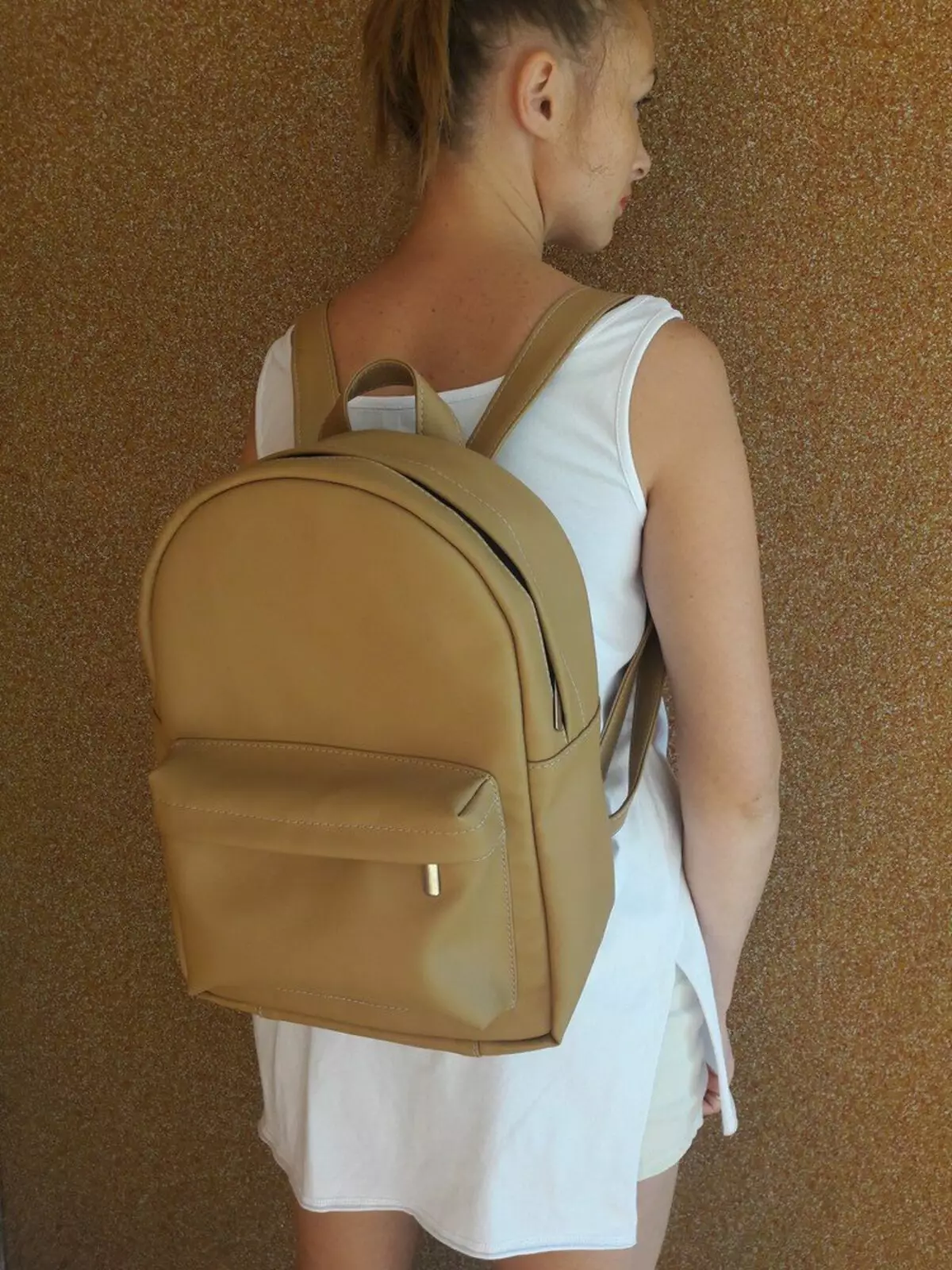 Mochilas da cidade: Melhores mochilas elegantes das mulheres para a cidade, top têxteis elegantes casuais e outros modelos, visão geral das opções mais convenientes. 15350_33