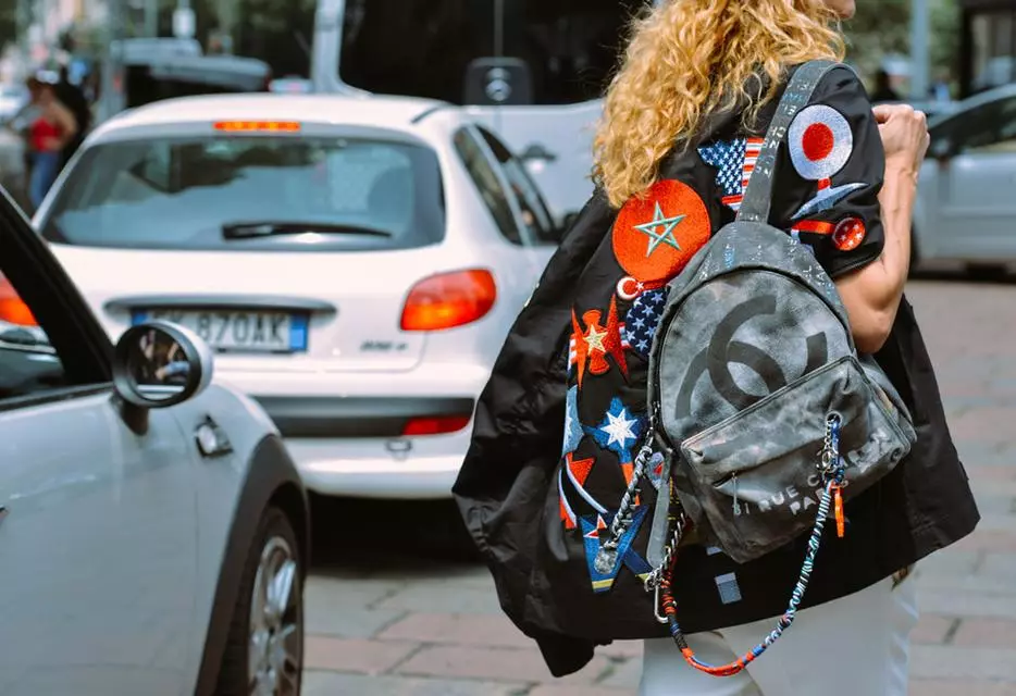 City Ryggsäckar: Bästa kvinnors eleganta ryggsäckar för staden, topp casual fashionabla textilier och andra modeller, översikt över de mest praktiska alternativen. 15350_91