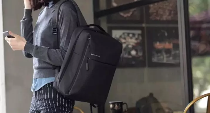 Mga backpacks sa kababayen-an alang sa laptop: panit ug uban pang mga istilo sa estilo nga adunay laptop 13-14, 15-16 ug 17 pulgada 15360_2