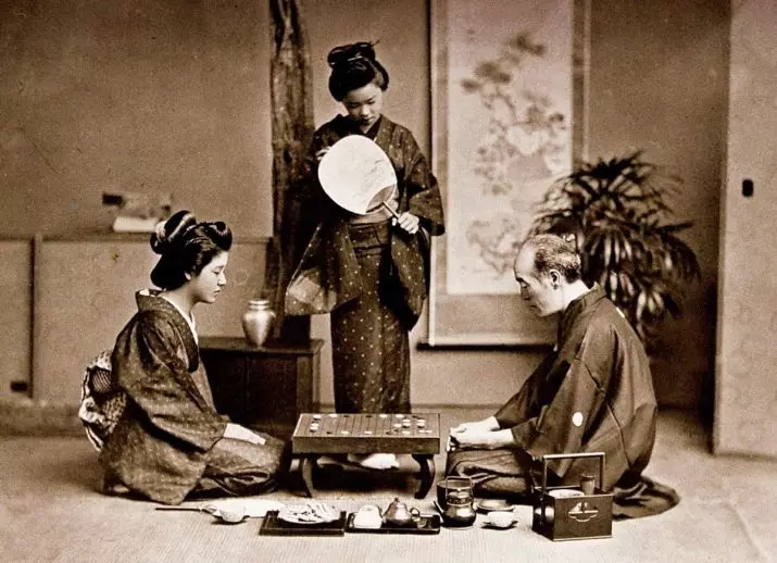 Японське віяло: круглий утіва і інші віяла Японії. Як зробити своїми руками віяло в японському стилі? 15371_10