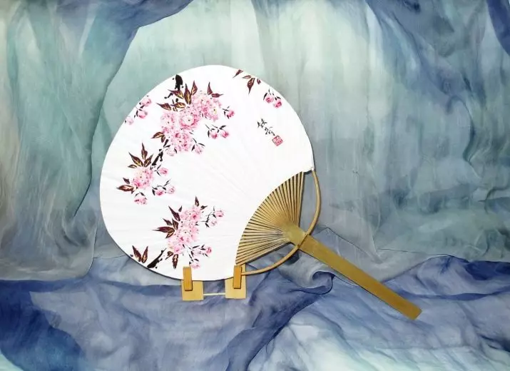 พัดลมญี่ปุ่น: รอบตัวและพัดลมอื่น ๆ ของญี่ปุ่น วิธีที่จะทำให้มือของคุณพัดลมในสไตล์ญี่ปุ่น? 15371_8
