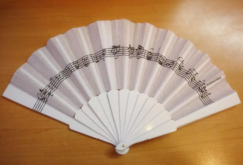 Ungawenza kanjani fan? Ungayenza kanjani wena ezinganeni? Fan fancric fan ne-Origami ekhaya, yezandla kusuka ekhadibhodi nodonga oluyindilinga 15374_19