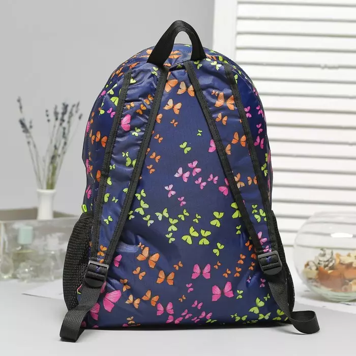 Mochilas para grau 6: Modelos de escola para meninas e meninos, revisão de belas mochilas da moda para adolescentes para a escola 15382_15