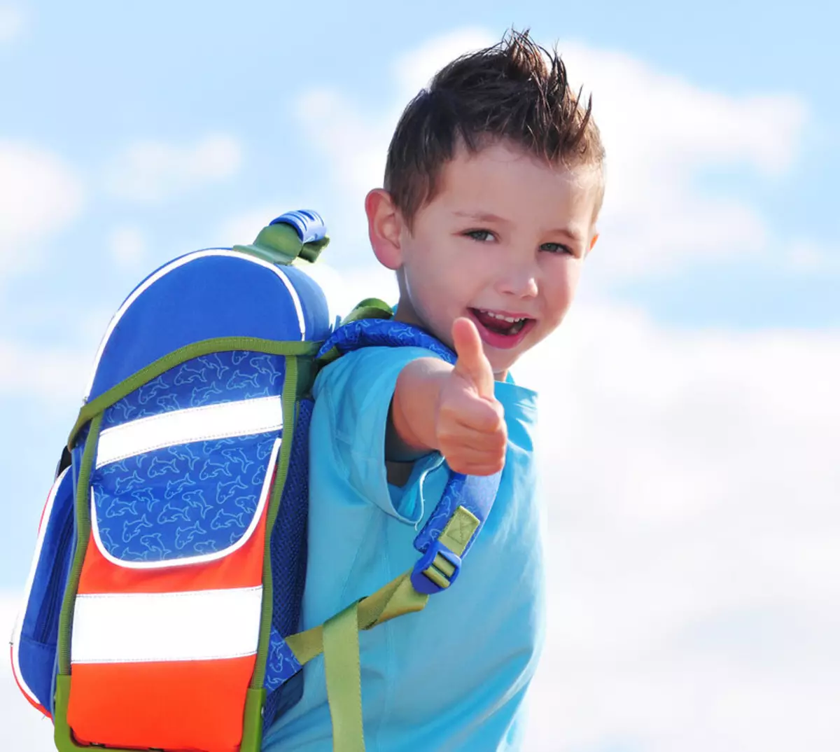 Backpacks para sa mga lalaki sa grade 1: Paano pumili ng karapatang pumili ng isang launcher ng paaralan para sa unang grader? Rating backpacks para sa isang batang lalaki na 7 taon sa paaralan 15386_3