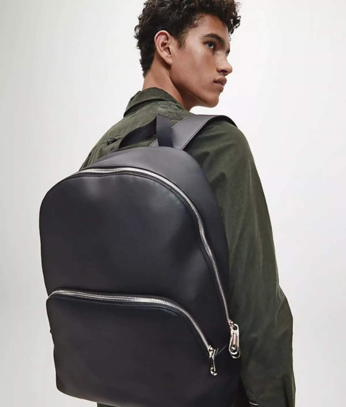 Calvin Klein Backpacks: Black Kike na Mwanaume, Leather Red, White, Yellow Kwa Monogramm na Rangi nyingine Mifuko - Backpacks 15401_36