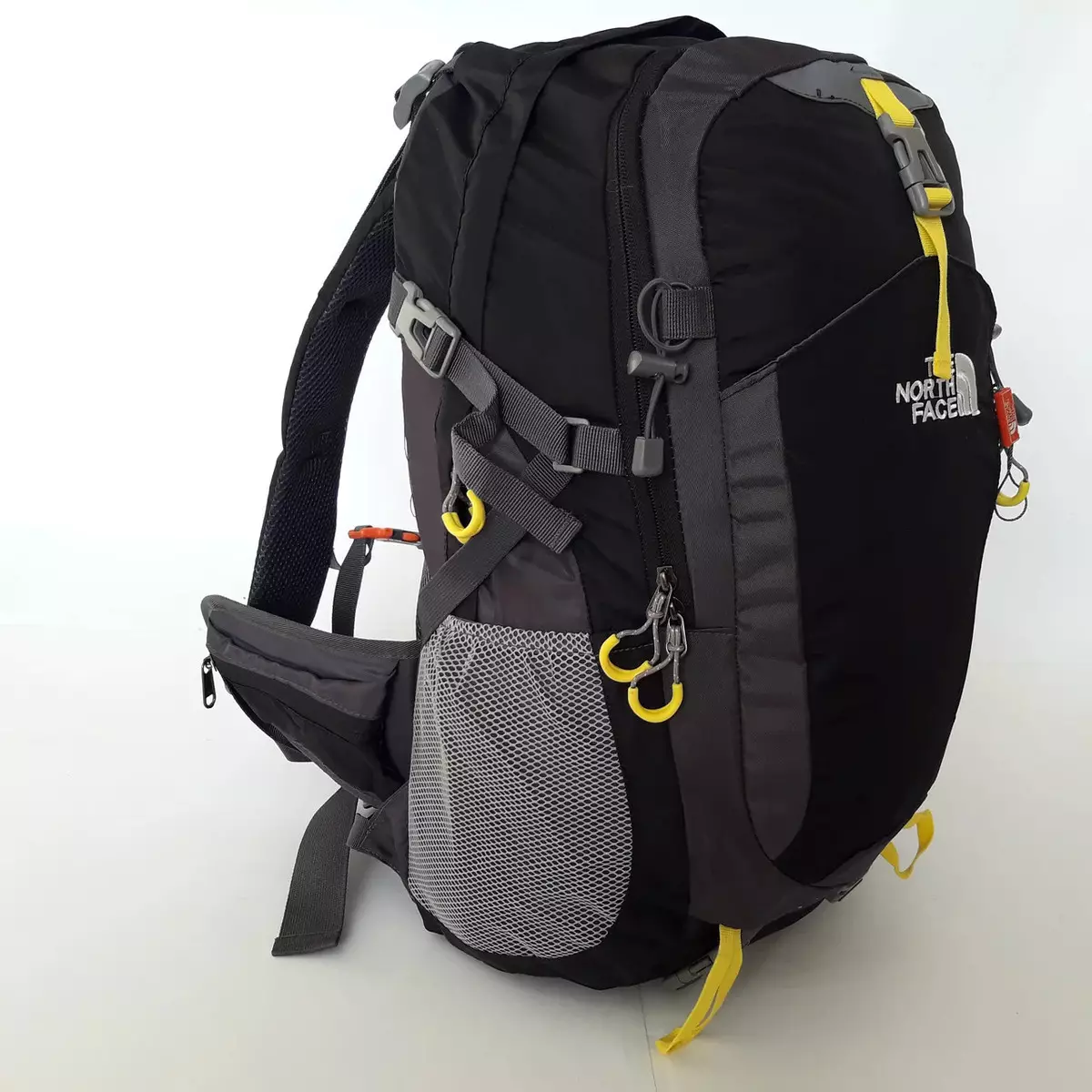 उत्तर चेहरा backpacks: बॅकपॅक-बॅग आणि शहरी बॅकपॅक, पिवळा आणि काळा मॉडेल, हिरव्या आणि निळा, लाल आणि इतर 15407_5