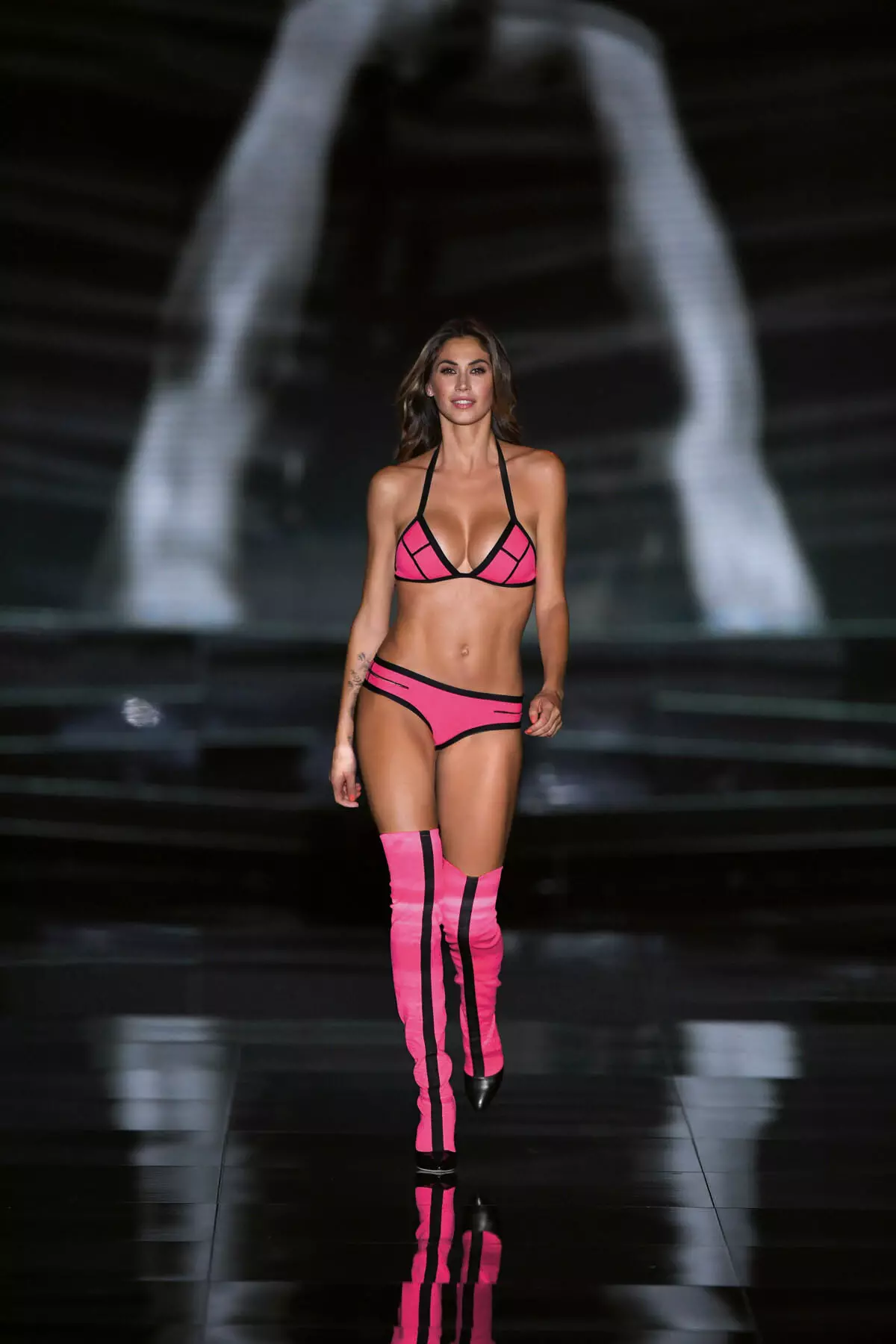 Calzedonia Swimsuits (85 foto): Model 2021, mens, dengan celana brazilian 1540_39