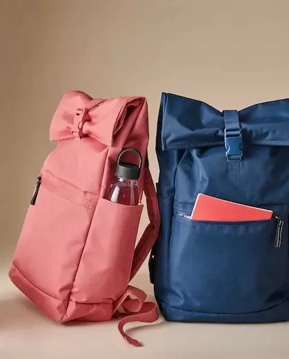 Backpacks Ikea: Ny fijerena ny valizy mainty-kitapo mainty sy ny modely hafa, ny fomba hikarakarana azy 15421_4