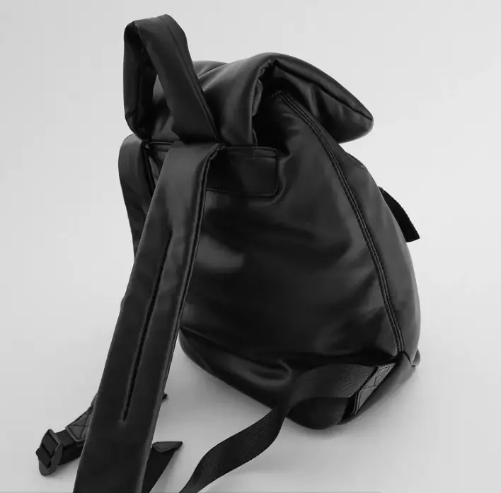 Zara σακίδια: μαύρο θηλυκό, παιδιά για παιδιά, γκρι και κόκκινο, καθώς και άλλα μοντέλα τσάντες-σακίδια από την εταιρεία. Ποιο είναι το καλύτερο να φορέσετε; 15437_23