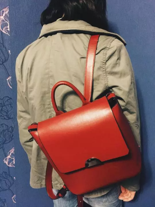 Zara backpacks: ຜູ້ຍິງສີດໍາ, ເດັກນ້ອຍສໍາລັບເດັກນ້ອຍ, ສີຂີ້ເຖົ່າແລະສີແດງ, ພ້ອມທັງແບບກະເປົາຂອງກະເປົາຈາກບໍລິສັດ. ສິ່ງທີ່ດີທີ່ສຸດທີ່ຈະໃສ່? 15437_43