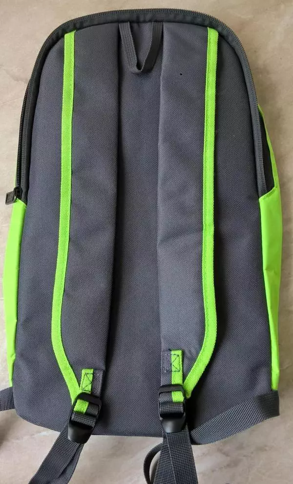 Skechers backpack: Vakadzi vatema uye vakasvibira, grey uye tsvuku, diki yebhuruu uye mamwe marudzi, ongororo 15455_31